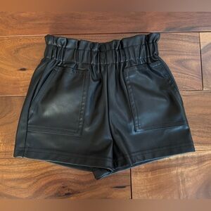 Zara faux leather shorts
Toddler Size 2-3
Worn once